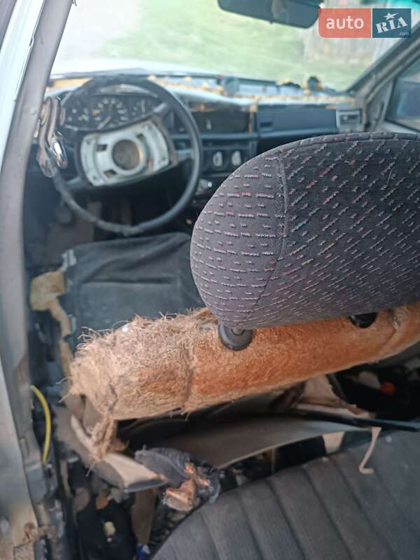 Седан Mercedes-Benz 190 1985 в Николаеве