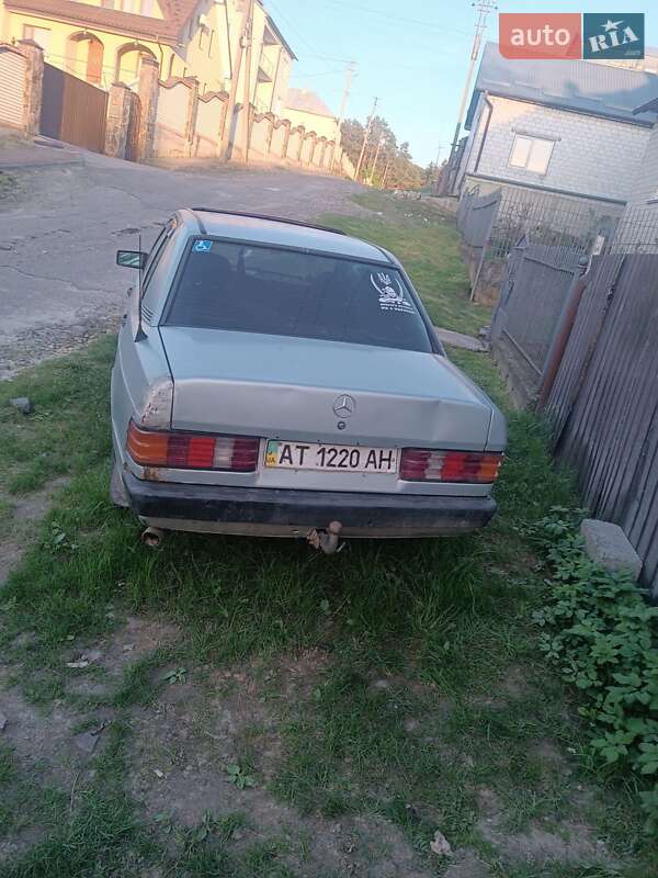 Седан Mercedes-Benz 190 1985 в Николаеве