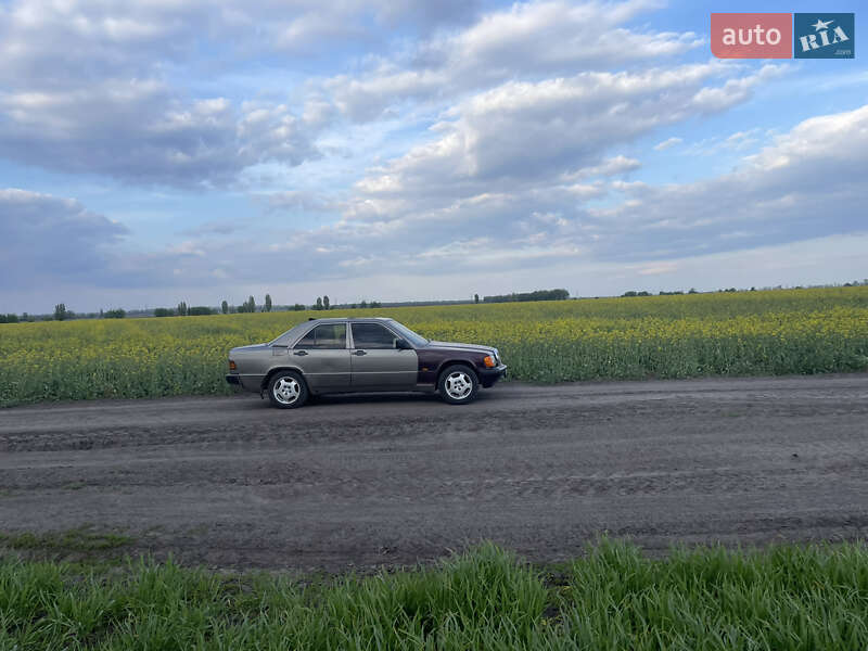 Седан Mercedes-Benz 190 1986 в Миронівці