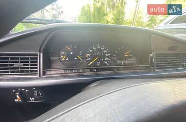 Седан Mercedes-Benz 190 1983 в 