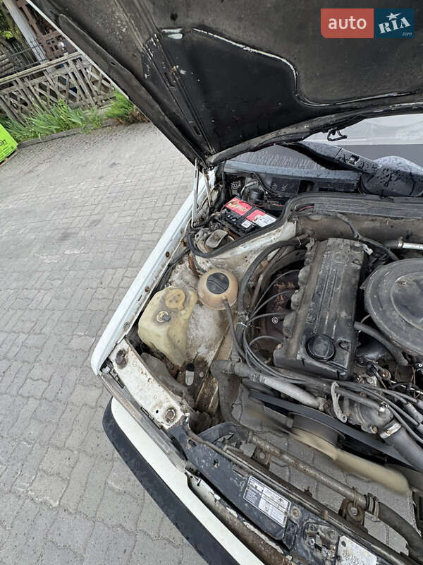 Седан Mercedes-Benz 190 1986 в Летичеве