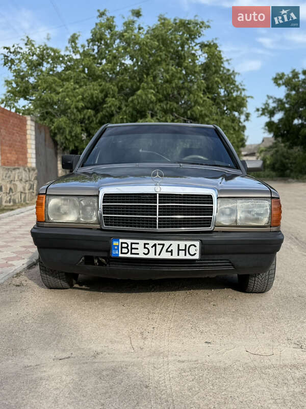 Mercedes-Benz 190 1988