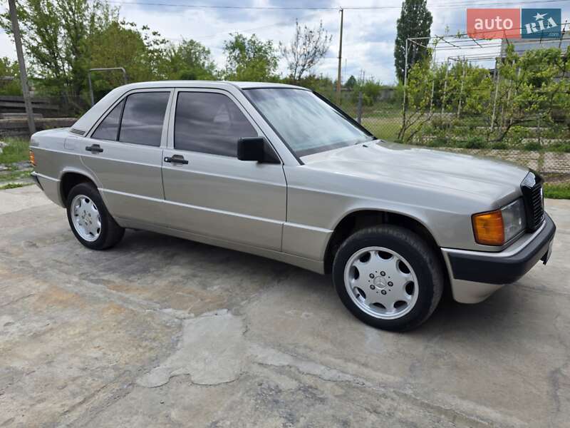 Седан Mercedes-Benz 190 1992 в Жовтих Водах
