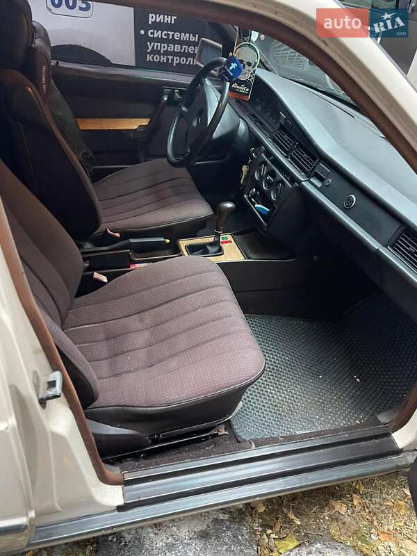 Седан Mercedes-Benz 190 1987 в Одессе