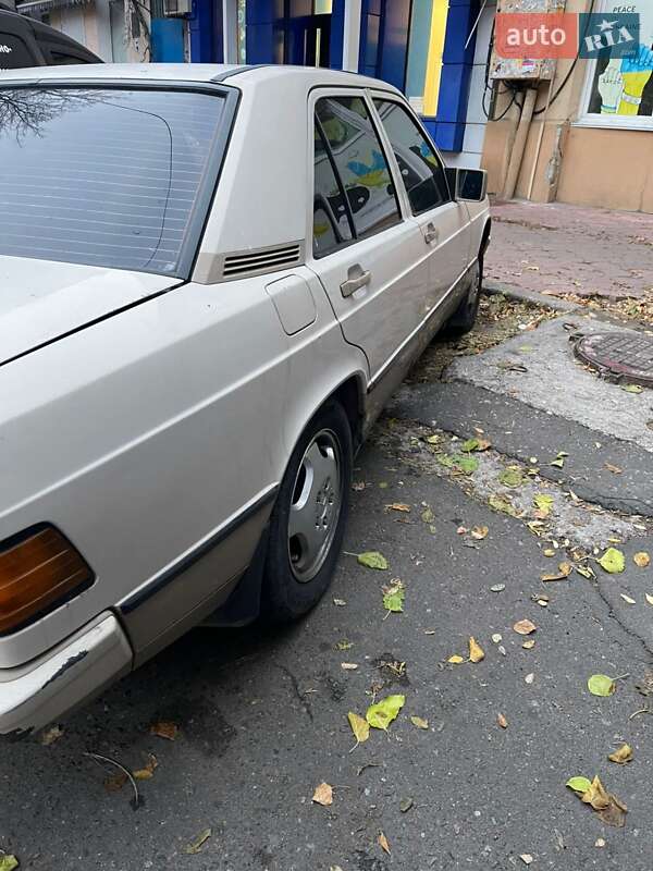 Седан Mercedes-Benz 190 1987 в Одессе