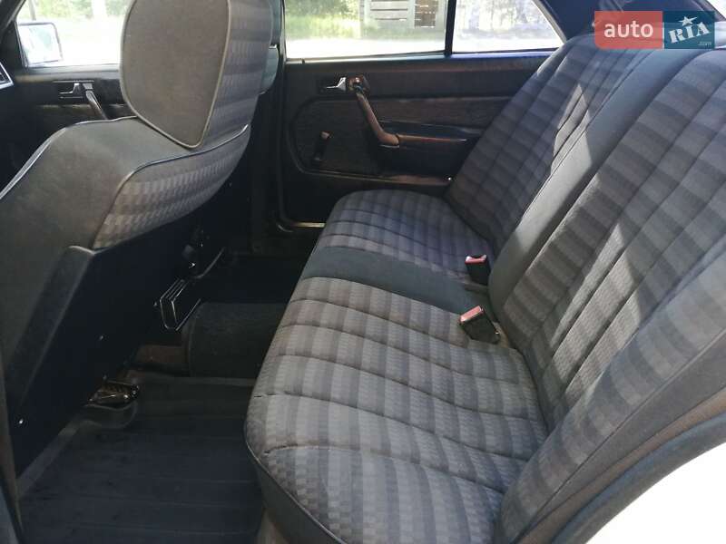 Седан Mercedes-Benz 190 1992 в Славуте