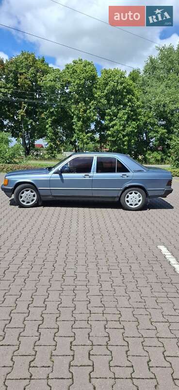 Mercedes-Benz 190 1986