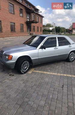 Седан Mercedes-Benz 190 1987 в Теофиполе