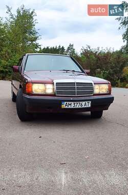 Седан Mercedes-Benz 190 1992 в Олевську