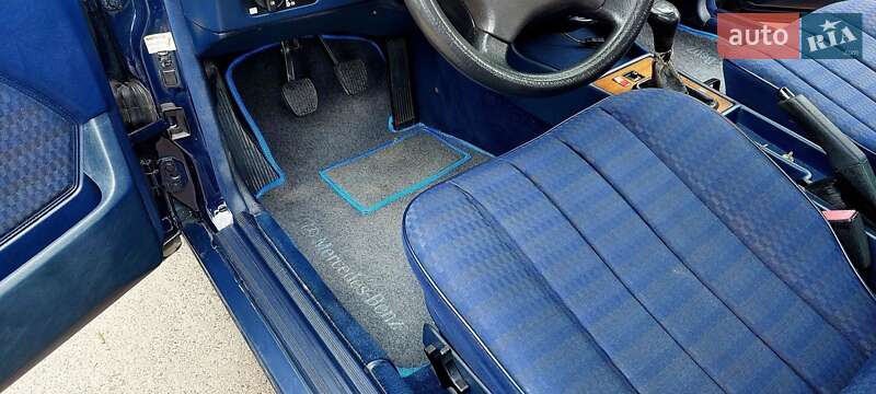 Седан Mercedes-Benz 190 1992 в Кривом Роге