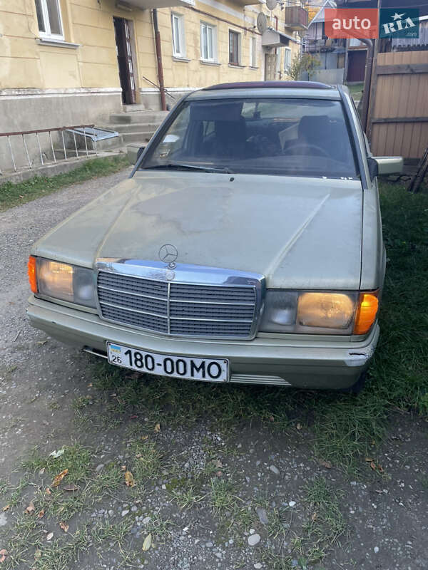 Mercedes-Benz 190 1986 Mercedes-Benz 190 1986