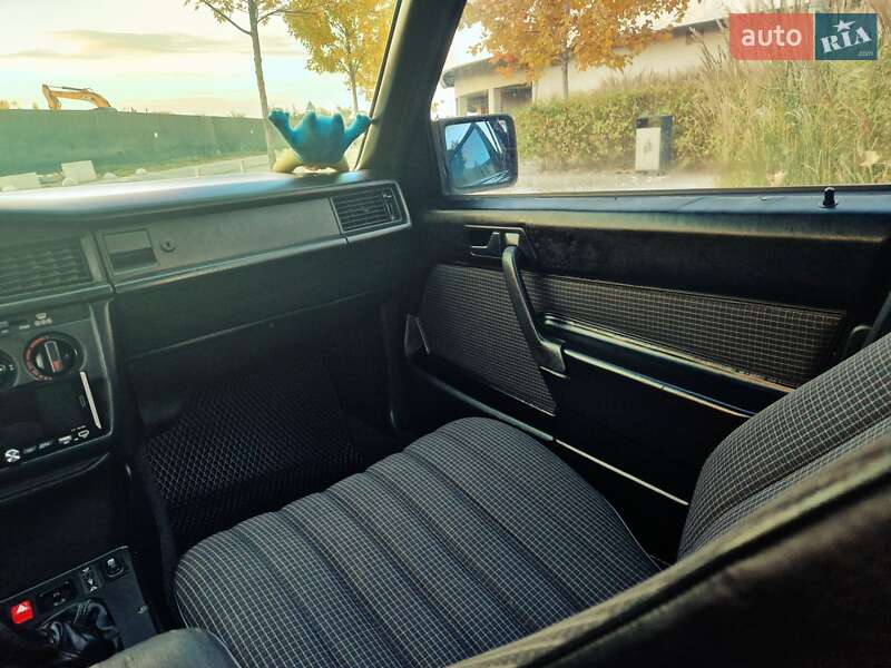 Седан Mercedes-Benz 190 1988 в Киеве