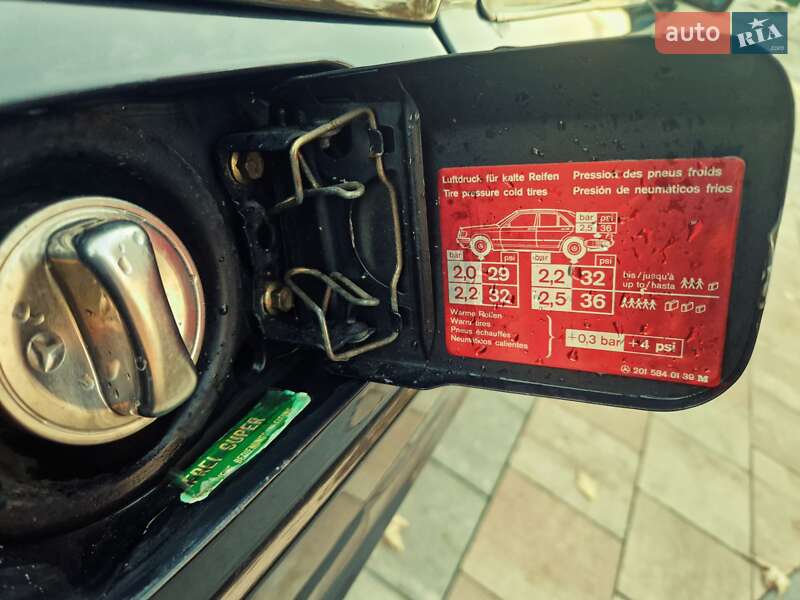 Седан Mercedes-Benz 190 1988 в Киеве