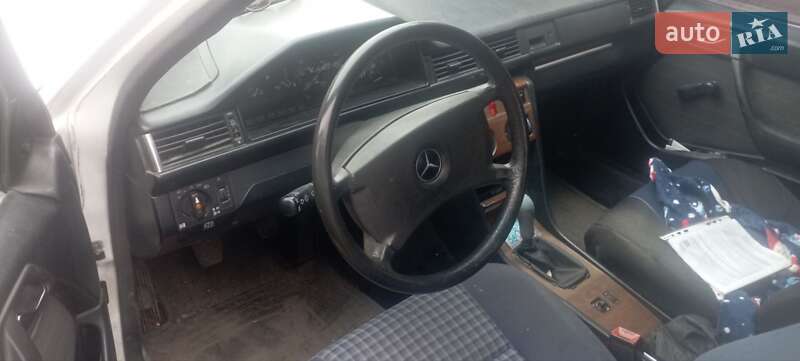 Седан Mercedes-Benz 190 1988 в Золочеве