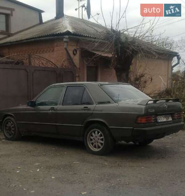 Mercedes-Benz 190 1985