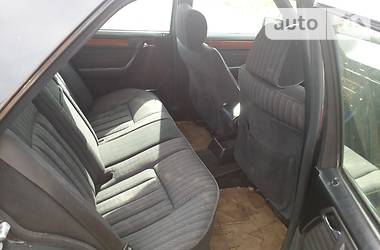 Седан Mercedes-Benz 230 Pullman 1993 в Черкасах