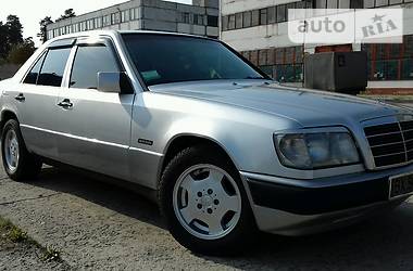 Седан Mercedes-Benz 230 Pullman 1985 в Славуті