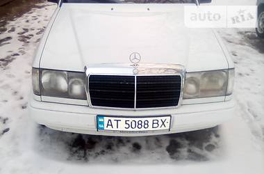 Седан Mercedes-Benz 230 Pullman 1990 в Снятине