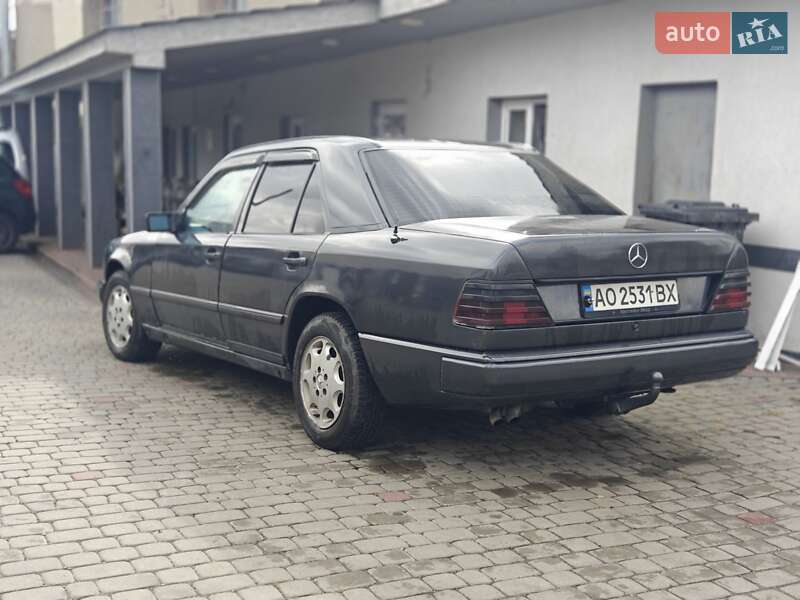 Седан Mercedes-Benz 500K 1986 в Луцке