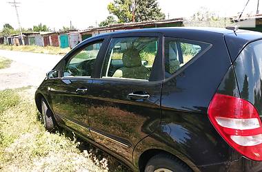 Хетчбек Mercedes-Benz A-Class 2005 в 