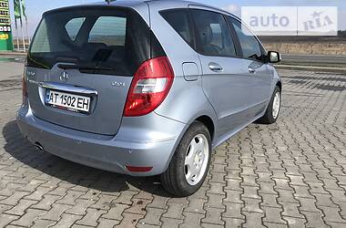 Хетчбек Mercedes-Benz A-Class 2009 в 