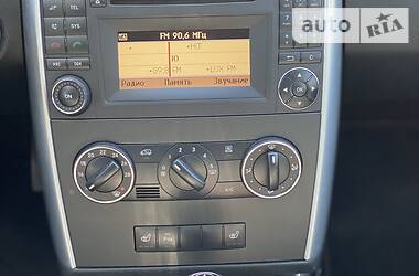 Хетчбек Mercedes-Benz A-Class 2011 в 