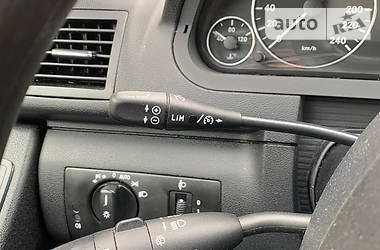 Хетчбек Mercedes-Benz A-Class 2011 в 