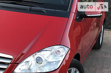 Хетчбек Mercedes-Benz A-Class 2010 в 