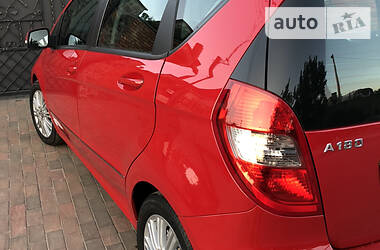 Хетчбек Mercedes-Benz A-Class 2010 в 