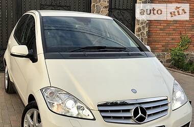 Хетчбек Mercedes-Benz A-Class 2012 в 