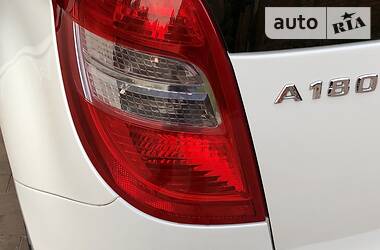 Хетчбек Mercedes-Benz A-Class 2012 в 