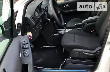 Хетчбек Mercedes-Benz A-Class 2012 в 