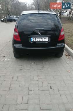 Хэтчбек Mercedes-Benz A-Class 2011 в 