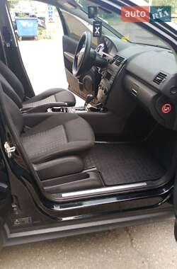 Хэтчбек Mercedes-Benz A-Class 2011 в 