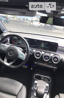 Седан Mercedes-Benz A-Class 2018 в Днепре
