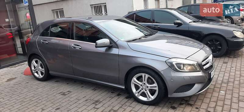 Хэтчбек Mercedes-Benz A-Class 2014 в Луцке фото 10 Хэтчбек Mercedes-Benz A-Class 2014 в Луцке