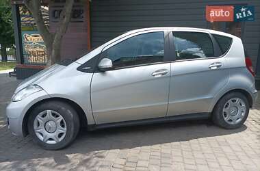 Хэтчбек Mercedes-Benz A-Class 2011 в 