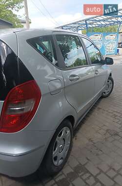 Хэтчбек Mercedes-Benz A-Class 2011 в 