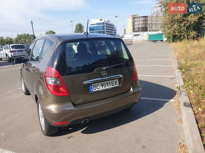 Хэтчбек Mercedes-Benz A-Class 2011 в Киеве