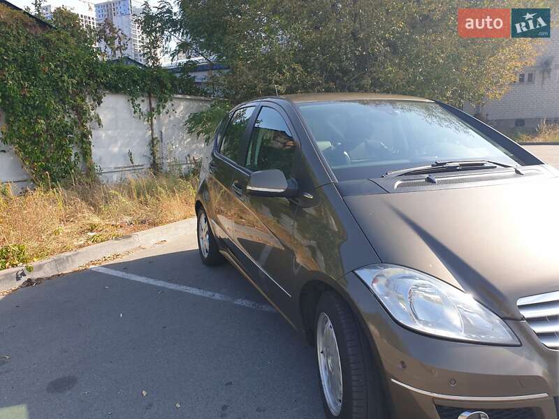 Хэтчбек Mercedes-Benz A-Class 2011 в Киеве