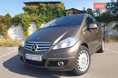 Хэтчбек Mercedes-Benz A-Class 2011 в 