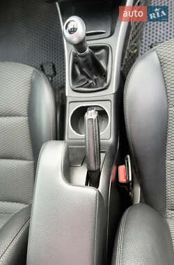 Хэтчбек Mercedes-Benz A-Class 2011 в 