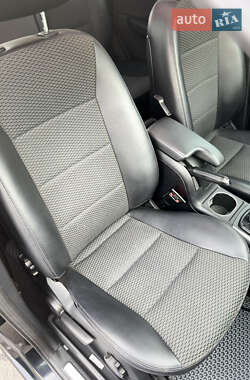 Хэтчбек Mercedes-Benz A-Class 2011 в 