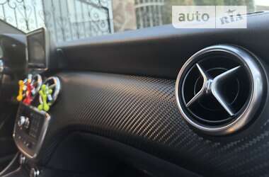Хэтчбек Mercedes-Benz A-Class 2012 в 