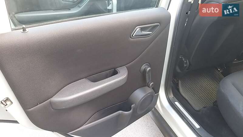 Хэтчбек Mercedes-Benz A-Class 2005 в Луцке фото 18 Хэтчбек Mercedes-Benz A-Class 2005 в Луцке