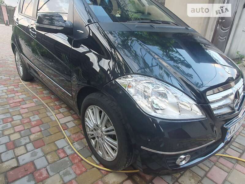 Хэтчбек Mercedes-Benz A-Class 2011 в Киеве фото 4 Хэтчбек Mercedes-Benz A-Class 2011 в Киеве
