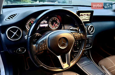 Хетчбек Mercedes-Benz A-Class 2015 в 