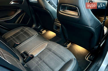 Хетчбек Mercedes-Benz A-Class 2015 в 