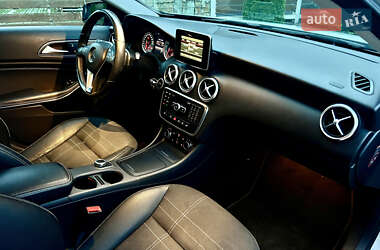 Хетчбек Mercedes-Benz A-Class 2015 в 