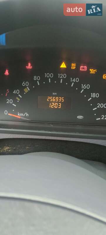 Хетчбек Mercedes-Benz A-Class 2002 в Чернівцях фото 11 Хетчбек Mercedes-Benz A-Class 2002 в Чернівцях